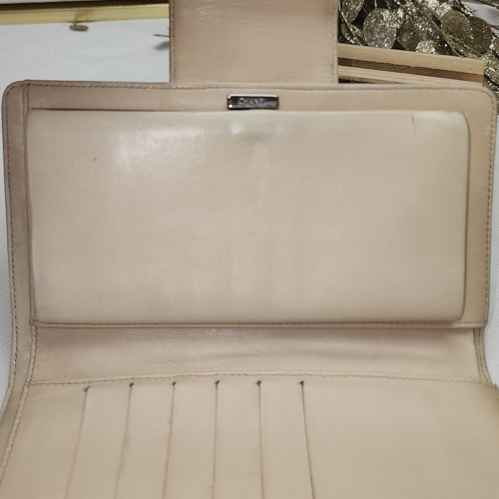 Authentic Chanel Icon Line Leather Wallet In Cream - Picture 9 of 17